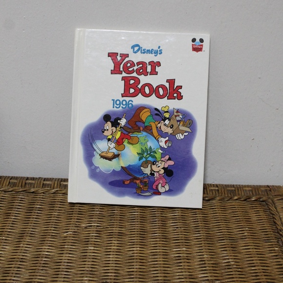 Disney’s Year Book 1996 – A Magical Celebration of a Year in Disney History. - Picture 1 of 6
